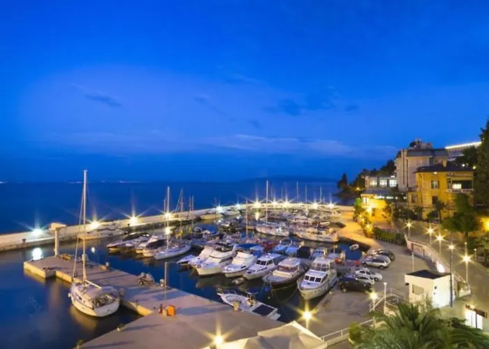 Apartman In The Centar Esperia Opatija