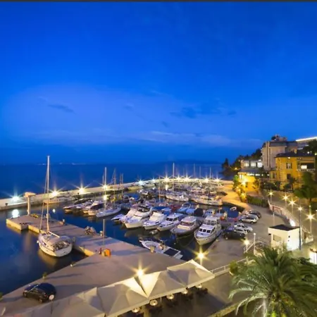 Apartment In The Centar Esperia Opatija